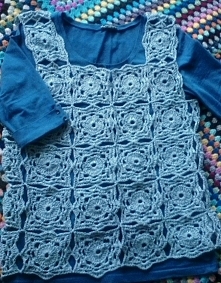 Bluzka z elementów szydełkowych włóczka sonata