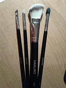 Moje narzędzia zbrodni.. Myślałam na początku że do wykonania makijażu trzeba milion wszelakich  pędzli, ale wystarcza mi moje 4 skarby :) Nie były drogie a są cudowne i wykonyw...