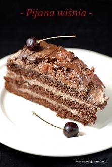 Tort pijana wiśnia

Wiśnie:
2 szklanki wydrążonych wiśni (mogą być mrożone)
1/2 litra mocnego alkoholu
1/4 szklanki cukru

Biszkopt:
8 jajek
2 szklanki mąki
1 i 3/4 szklanki cuk...