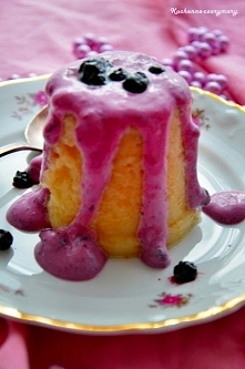 brzoskwiniowa kasza jaglana w sosie jagodowym