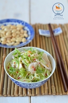 Sałatka z ogórka i kurczaka