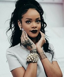 Rihanna♡