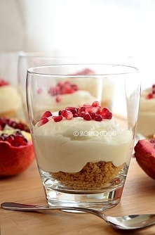 Miniserniczki na zimno z białą czekoladą / No-bake mini cheesecakes with white chocolate