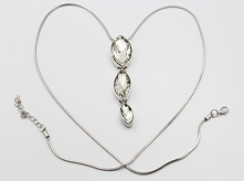 Nowość od kokonet.pl - efektowny, ciężki, wisior w kolorze srebrnym z pięknymi kryształami - 16,90zł Ożywi każda stylizację - Zapraszamy do obserwowania ;)