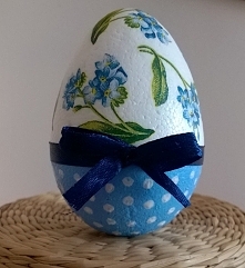 Zapraszam do kupna! Urocza pisanka, wys. 8 cm, cena 7 złotych (+koszty przesyłki).