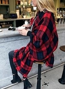 Poncho w kratkę
