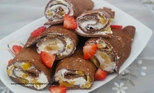 kakaowe naleśniki z mąką graham,bitą śmietaną i owocami-mniam,polecam i zapraszam po przepis na bloga