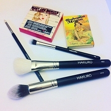 oto moje najnowsze zdobycze: rozświetlacz Mary-Lou, bronzer BahamaMama, oba produkty firmy theBalm oraz kilka pędzli Hakuro. Zapraszam na mojego instagrama : czika579