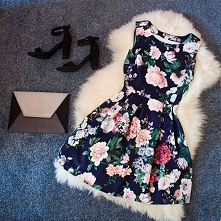 sukienka dostępna na stronie Vubu.pl na facebooku