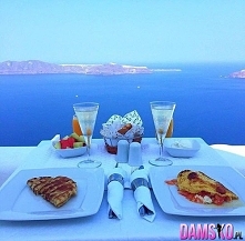 Śniadanie w takim miejscu i...