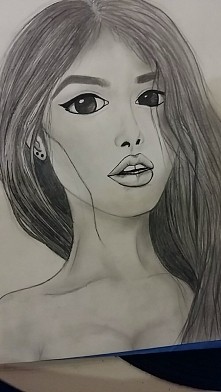 Moj ostatni rysunek. Wie ktoś jak rysować włosy? mam z tym ogromny problem.