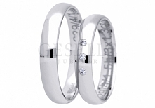 Klasyczna para polerowanych obrączek ślubnych z białego złota z trzema cyrkoniami Swarovski ELEMENTS - kolekcja True Love - GRAWER W PREZENCIE - GESELLE Jubiler