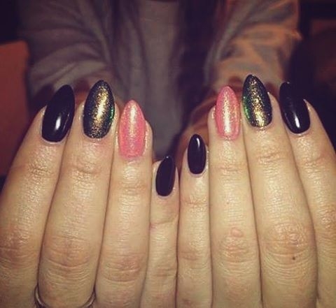 nails