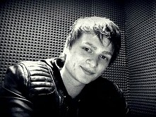 LOWERPAT czyli Patryk Kwiatkowski  (ur. 28 marca 1992 w Jaworznie) – polski piosenkarz , kompozytor, aranżer i autor tekstów. Komponuje muzykę elektroniczną, progresywny house i...