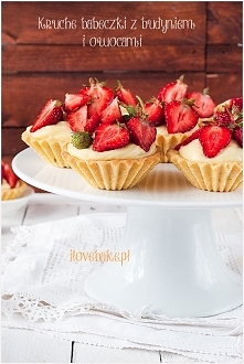 Babeczki z budyniem (owocami)