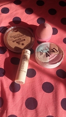 Zapraszam na mojego bloga! Proszę o szczere komentarze, za każdy będę wdzięczna :) madchen-aus-dem-all-pl.blogspot.com