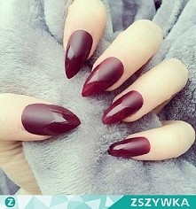 Matowe bordo paznokcie , mozna sie zakochać.