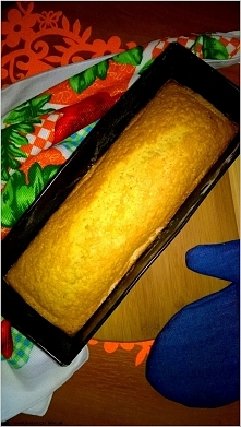 Waniliowa babka z rodzynkami. Szybka i bez miksera. Przepis po kliknięciu w zdjęcie