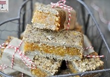 BATONIKI OWSIANO-MORELOWE
Składniki (na ok. 10 szt.):
2 duże dojrzałe banany,pół szklanki soku pomarańczowego lub wody,1/3 szklanki oleju rzepakowego lub słonecznikowego,pół szk...