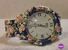 Piękny zegarek w kwiatki :) Dostępny po kliknięciu w zdjęcie lub na modoway.pl :)