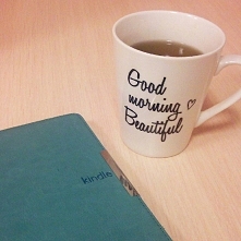 Herbata i książka dobre na ...