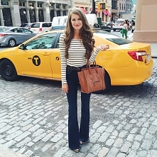 I ZNOWU PASKI:) I SPODNIE DZWONY...U NAS W POLSCE JAKOŚ CIĘŻKO KOBIETOM SIĘ DO NICH PRZEKONAĆ, CHOĆ NIE MÓWIĘ, ZE TAKICH NIE MA :) JA UBRAŁAM TAKIE DO PRACY TO MI POWIEDZIANO, Ż...