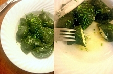 pyszne zielone pierogi ze spiruliną, kaszą jaglana i łososiem