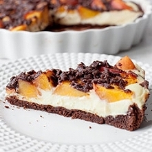 TARTA SERNIKOWA Z BRZOSKWINIAMI