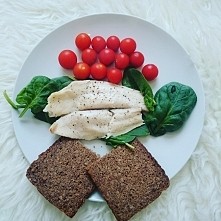 dieta to podstawa!!  czysta micha musi być. zapraszam na fcb wybieram fitness :)