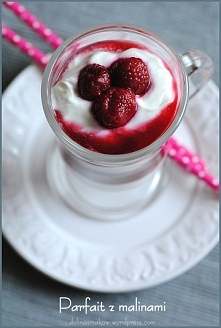 Parfait z malinami
