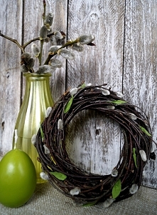 Веночек для украшения пасхальной свечи. Моя работа
Kranz um die Osterkerze dekorieren. Meine Arbeit. meine Idee, mein Foto