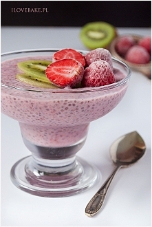 Truskawkowy pudding chia