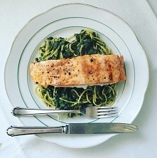 Łosoś curry z makaronem bez...