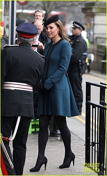 Kate Middleton :) super płaszczyk :)