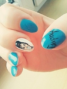 Audrey Hepburn nails