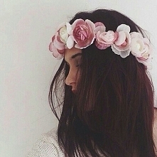 kwiaty we włosach :)