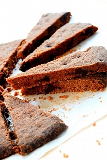 Kruche trójkąty z czekoladą