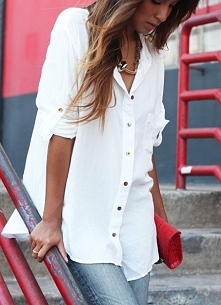 Ponadczasowa biała koszula