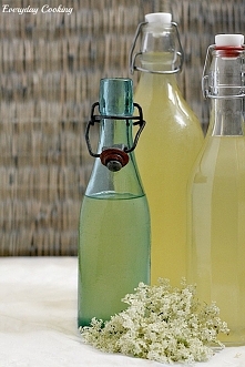 Syrop z kwiatów czarnego bzu