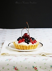 Tartaletki z kremem mascarpone i owocami