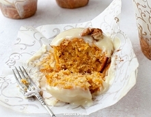 Miodowe muffinki marchewkow...