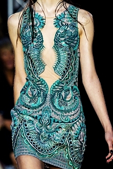 Julien Macdonald Spring-Summer 2016 London Fashion Week