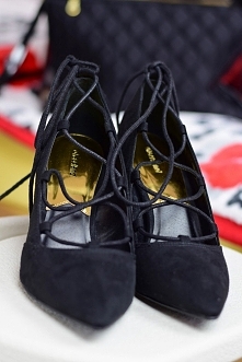 Nowe sznurowane szpilki - h...