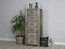 Postarzana komoda drewniana z kolekcji Country w stylu rustykalnym.
Cała kolekcja oraz wiele więcej mebli dostępne na seart.pl