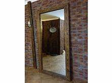 Klasyczne lustro z kolekcji Rustyk z ramą wykonaną z drewna sosnowego. 
Cała kolekcja oraz wiele więcej mebli dostępne na seart.pl