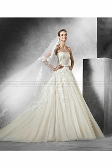 2016 Pronovias Style Trey