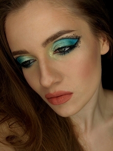 Koronkowe Cut crease w odci...