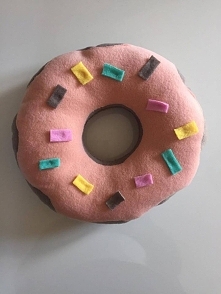 Poduchy Donuts do kupienia na portalu DaWanda i naszym FB :)