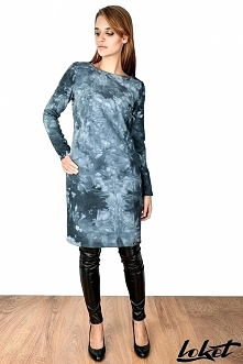 Loket T004
Super hit wyjątkowa sukienka uszyta z miękkiej, ciepłej grubszej dzianiny bawełnianej typu batic, która świetnie sprawdzi się w chłodniejsze dni. Prosty krój w kształ...