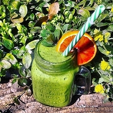 Szejk it, szejk it bejbi :D

Surowy
zielony
zdrowy!

Chcecie wiedzieć co jest w środku? :)